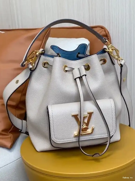 LOCKME LOUIS BUCKET VUITTON 0626